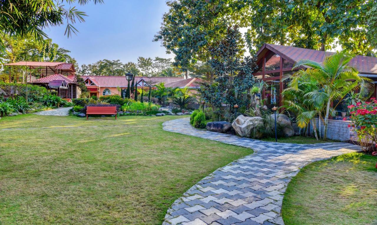 Treebo Premium Blue Mountain Country Club And Resort Сіліґурі Екстер'єр фото